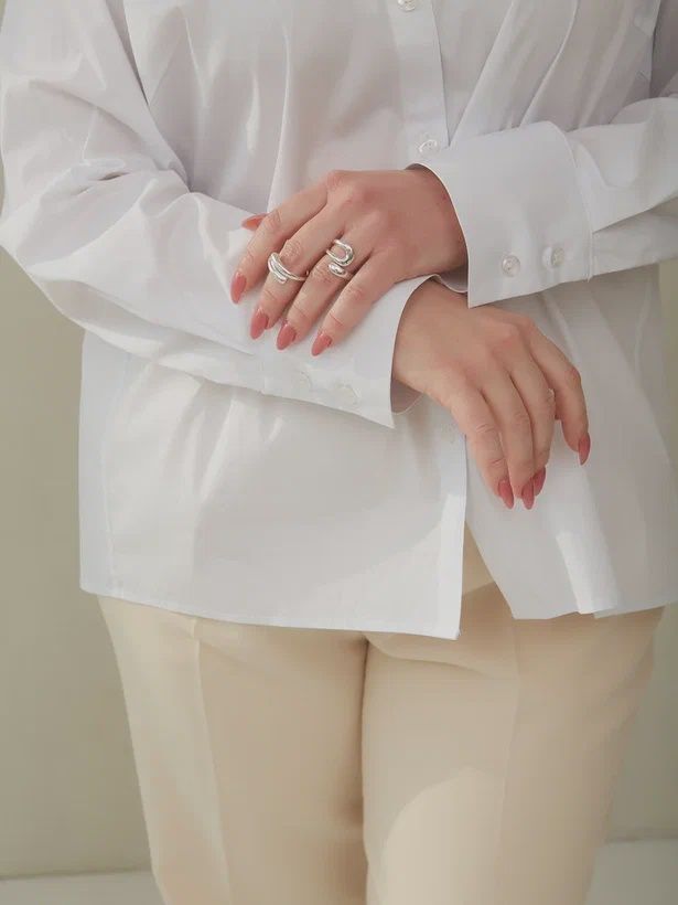 Женская белая рубашка больших размеров с запахом на спинке