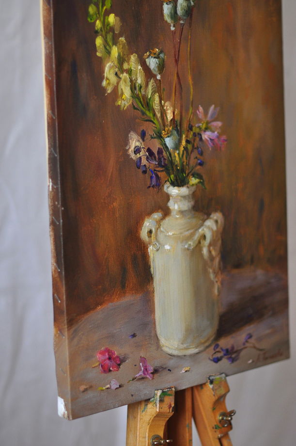 Картина с цветами и  маковыми коробочками в Итальянской вазе. Художница Антонина Пылаева.