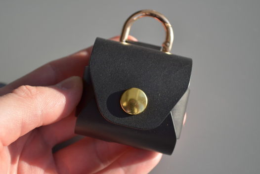 Чехол Airpods 4 из натуральной кожи. Ручная работа