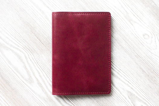 Обложка  для паспорта, бордовая, из натуральной кожи пулл-ап