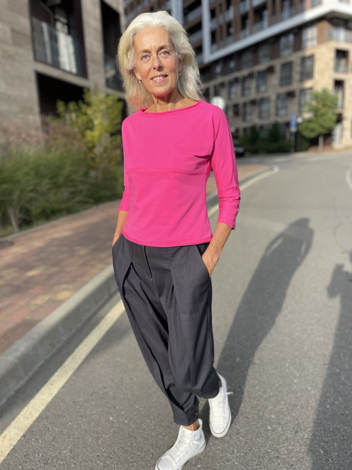 Женский лонгслив фуксия хлопковый укороченный облегающий