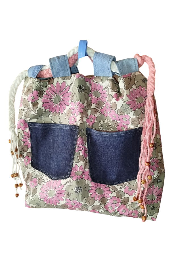 Сумка-мешочек  из переработанной джинсы.