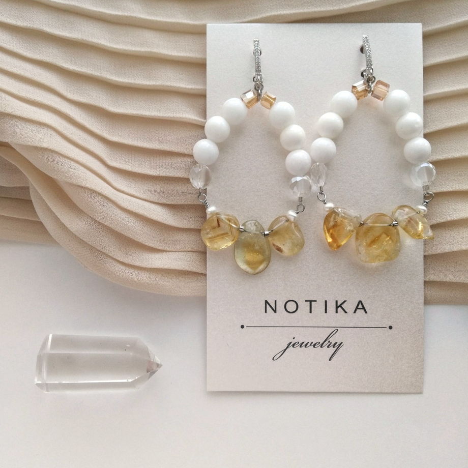 Белые серьги с природным цитрином