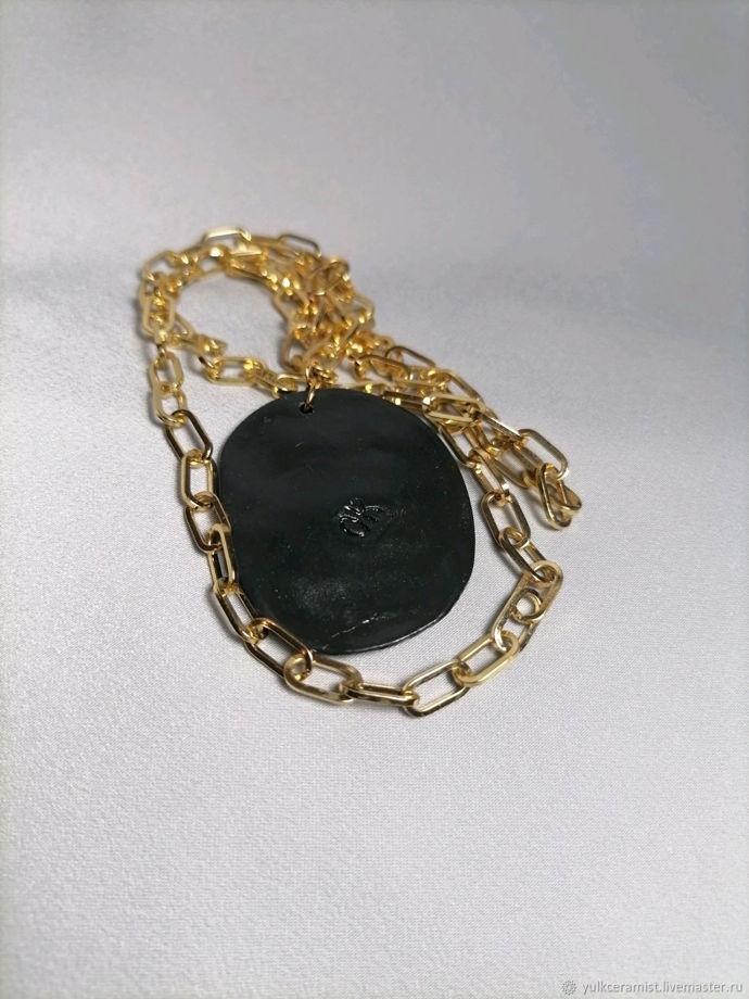 Колье с подвеской из фарфора и золота BASTET (Бастет)
