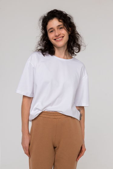 Женская трикотажная футболка оверсайз цвет белый