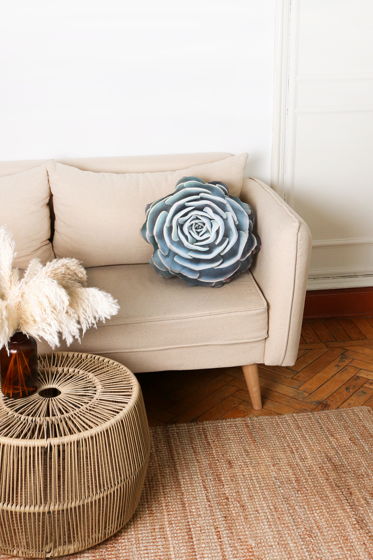 Декоративная подушка на диван или кресла "Глаука"