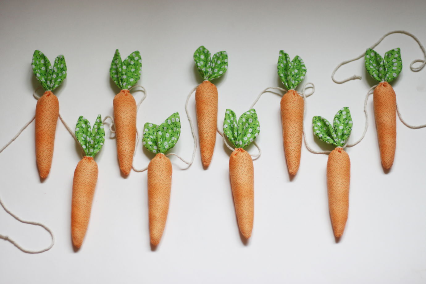 Гирлянда декоративная "Морковки"