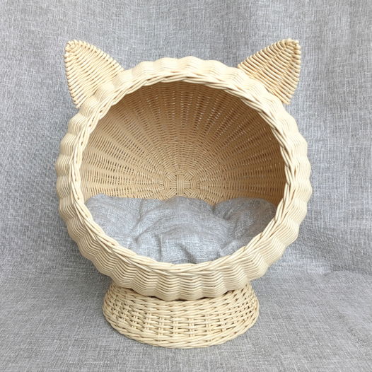 Плетеный домик для кошки или маленькой собачки